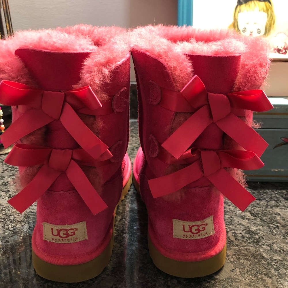 Uggs- Bailey Bows 2020